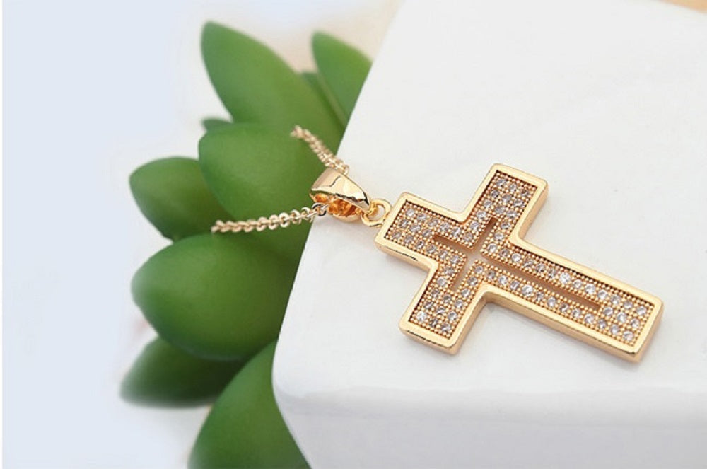 Elegant Cross Pendant Fashion Jewelry Necklace 18K Gold Plated with Sparkling CZ Gemstones
